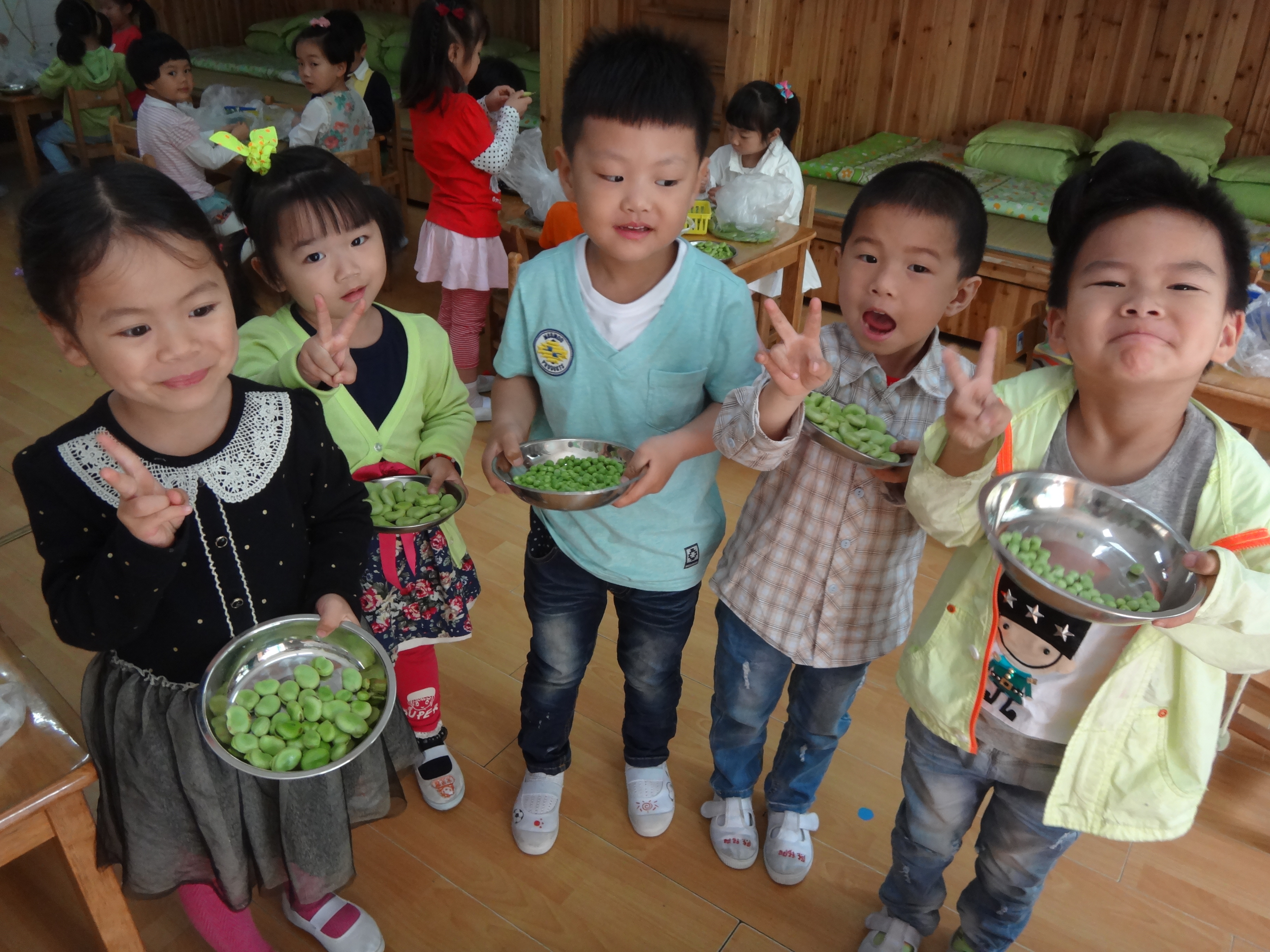 亲亲家：可爱的豆宝宝进行时 - 班级新闻 - 杭州市德胜幼儿园